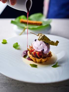 Plat Restaurant Gastronomique à Vienne La Pyramide 2 étoiles Michelin